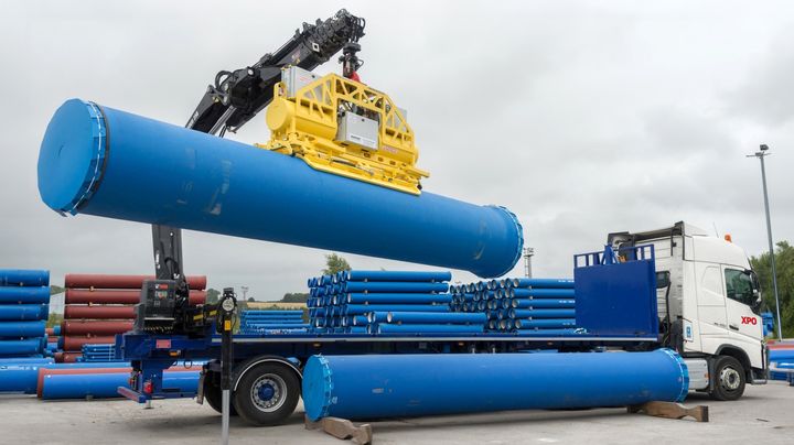 XPO and Saint-Gobain XPO and Saint-Gobain