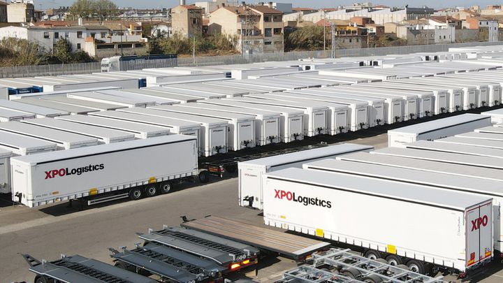 XPO multimodal semi trailer P400