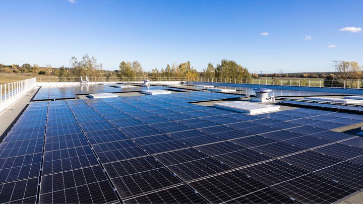 Roof-mounted Photovoltaic Energy Panels in Spain Roof-mounted Solar Panels