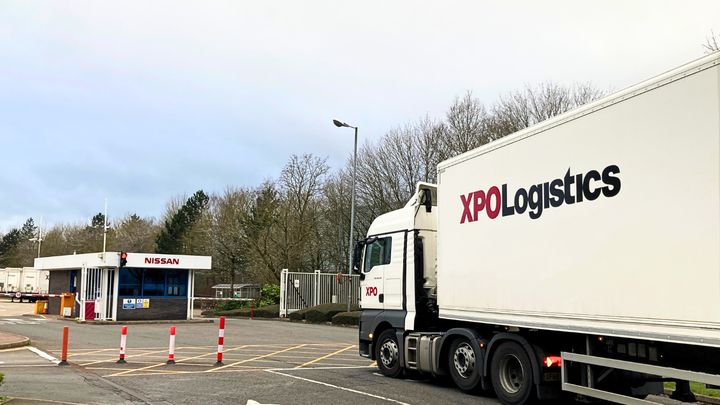 Nissan Renault XPO truck entering a Renault Nissan site