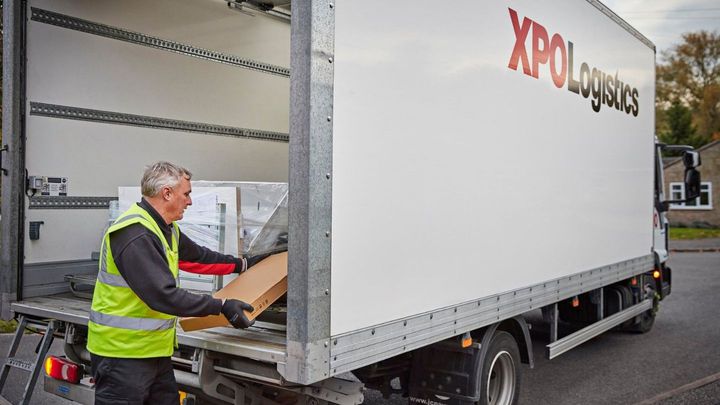 XPO and Nobia XPO driver unloading truck