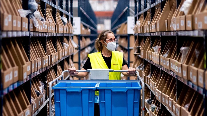XPO Logistics named one of the Forbes 50 best companies to work for in Spain for the third straight year warehouse picker